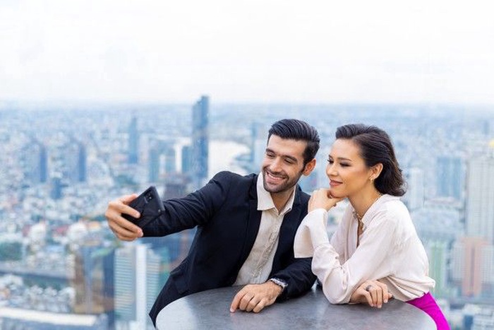 confident girl