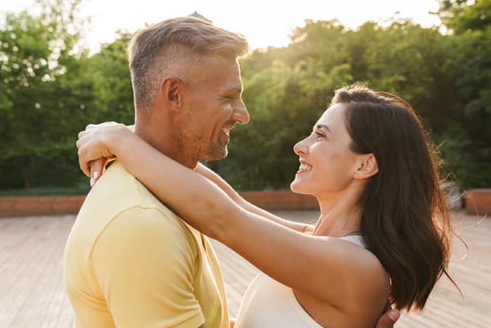 Dating Older Men 2026