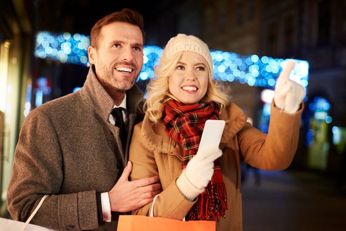 Sugar daddy and sugar baby shopping in winter