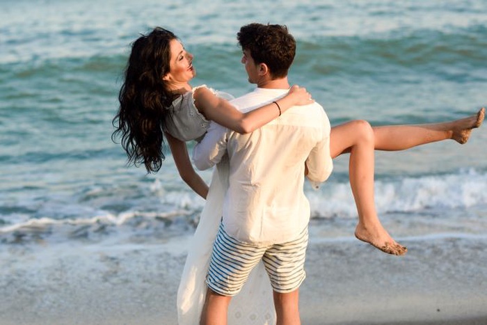 sugar daddy and sugar baby on the beach