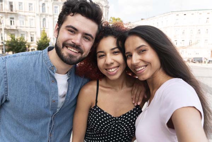 Exploring Bi Curious: Your Guide to Understanding and Dating Openly