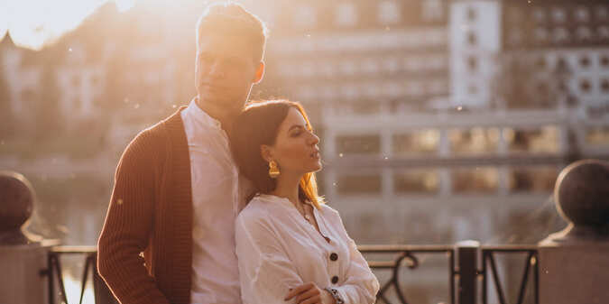 28 Signs of an Incompatible Relationship & What to Do